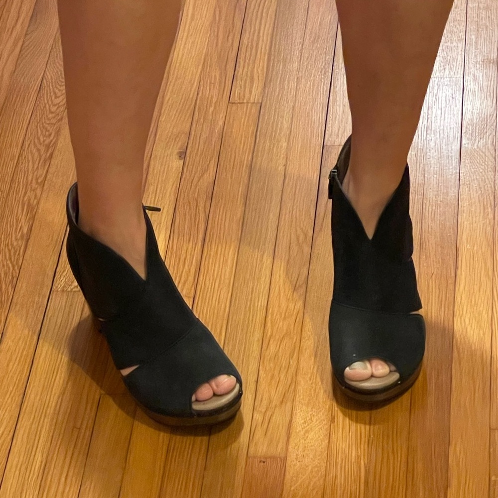 Dansko Delphine⚡️ Black Peep-Toe Wedge Booties ⚡️ - Picture 10 of 11